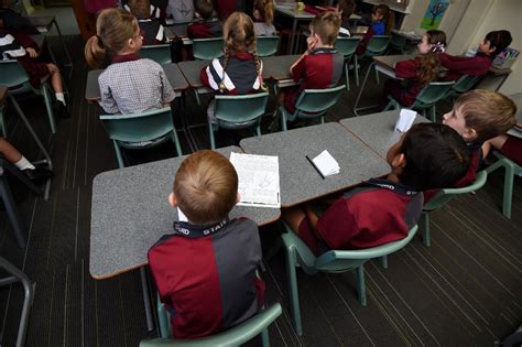 The 2021 naplan results found victorian students in years 3, 5, 7 and 9 progressed the least when comparing each cohort's literacy and numeracy score with what they achieved two years ago. Surprising findings from new analysis of declining NAPLAN ...