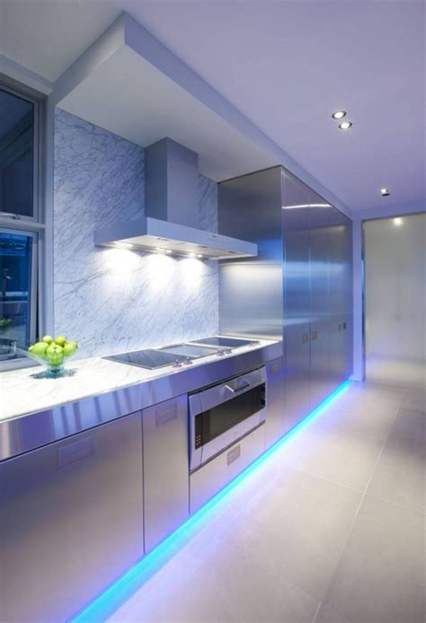 The modern kitchen interior design consists of such ideas that cope up with your intentions. modern kitchen interior decor - Iroonie.com