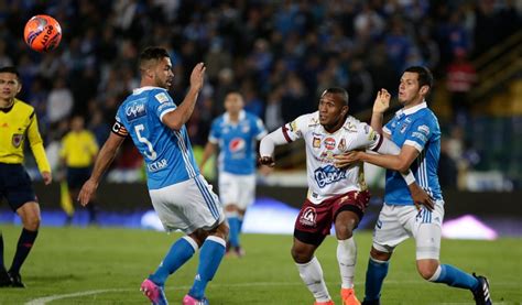 El club millonarios logró un agónico triunfo en el campín de bogotá ante un aguerrido deportes tolima. En vivo Millonarios vs Tolima: Millonarios se toma ...