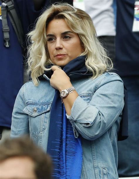 Antoine griezmann is a french professional footballer who plays as a forward for spanish club barcelona and the french national team. Antoine Griezmann : sa femme Erika crée la déception en ...