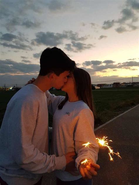 Fotos de parejas tumblr besos. Aprende a Distinguir si él Realmente te Ama o No