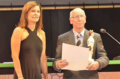 Das aktuelle sportstudio bei der jubiläumssendung 50 jahre zdf 2013. Akademie ehrt Sir "Bobby" Charlton: Bensemann-Preis für ...