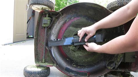 View and download toro 22in recyler manual online. Lawn mower maintenance- Toro Recycler Blade Replacement ...