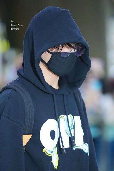 Klovers, yuk langsung saja kita simak potret kabar terbaru dari vicky rhoma dalam berita foto berikut ini ya. Pin de angle (: em jeon jungkook. | Bts roupas, Bts, Aeroporto