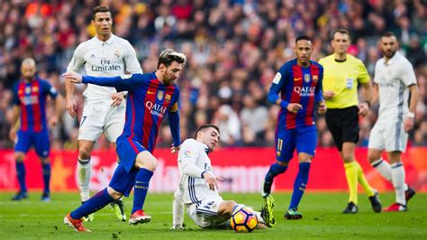 Cómo llegan barcelona y real madrid la tendencia de los clásicos, ha sido favorable históricamente al real madrid, hasta la última década, donde el barcelona ha sido claro dominador. 11 Bars Where Diehard Real Madrid and Barcelona Fans Watch ...