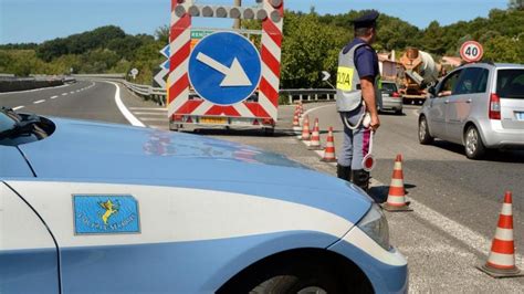 Ancora un incidente nel tratto dell'autostrada del sole a1 a sud di roma. Incidente sull'A1 Milano-Napoli: morta una donna - LaPresse