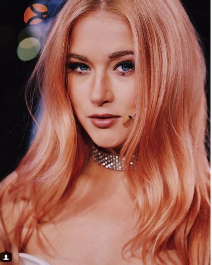 Her popular songs are contigo2017, turn off the lightsacoustic session · 2017 and problem childestrellas · 2016. Vesta Lugg se unió a la moda del dot eyeliner: el ...