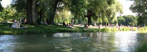 Das baden im englischen garten ist genau genommen nicht erlaubt, es wird nur toleriert. Eisbach - Englischer Garten Süd - Englischer Garten