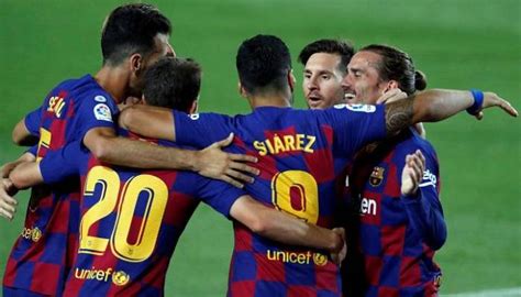 شاهد في هذا الفيديو كيف أعاد بيكيه تقديم ميسي لجماهير برشلونة. برشلونة يعلن إصابة أحد لاعبيه بفيروس كورونا