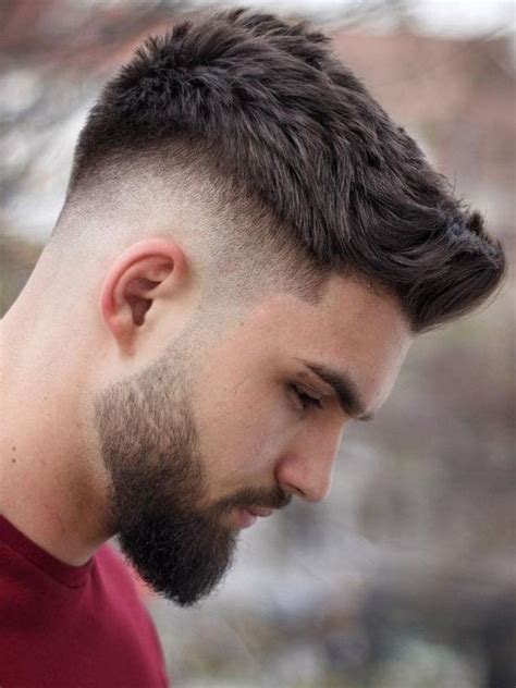 2021 erkek saç kesim modelleri başlıklı haberimizde en güzel düz, dalgalı, dağınık, kıvırcık, uzun ve kısa saç modelleri seçenekleri yer alıyor. Baglamalı Saç Modelleri Erkek : Erkek kısa saç modelleri ...