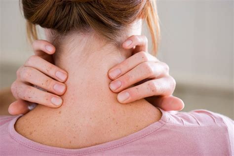 Do you know what the cervical spine is? Douleurs cervicales : Quelles solutions ? - Debourg