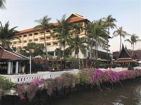 Anantara riverside bangkok resort supplies basic children's' amenities in rooms. "Außenansicht" Anantara Riverside Bangkok Resort (Bangkok ...