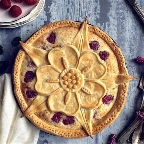 In a pie like buttermilk or pumpkin, i bake really, baking pie crust isn't very difficult, you just have to bake it until it's as brown as you like it to be. Tudor Rose Pie Crust | Creative pie crust, Decorative pie ...