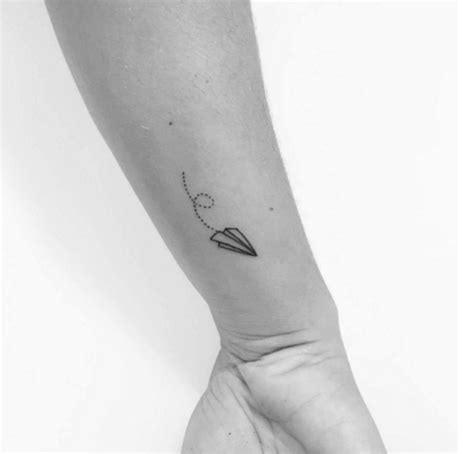 See more ideas about tetování, malé tetování pro muže, tetování hodin. elegantni-tetovani-zeny-17 | Tetování, Mini tattoos a Malé ...
