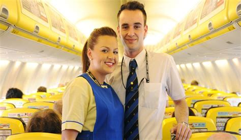 Sono stati infatti stabilite le date dei prossimi cabin crew day, delle giornate specifiche in cui la compagnia si dedica ai colloqui di lavoro per valutare i. Come diventare pilota o assistente di volo