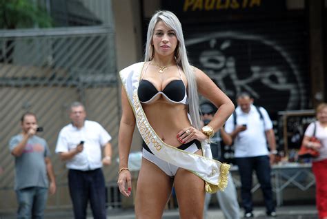 Bárbara guimarães esteve três semanas internada com infeção grave. Fotos Musa do Brasileirão Botafogo 2014