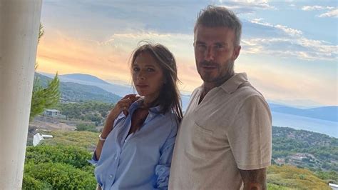 See if facebook is down or it's just you. All the pictures from Victoria and David Beckham's picture ...
