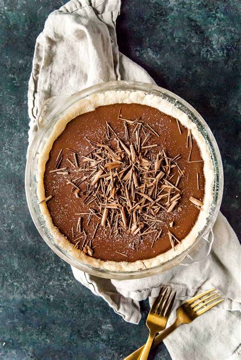 Or simply craving a dreamy chocolate treat yourself to smooth, creamy chocolate topped with sweetened whipped cream on an almond flour crust. Easy Vegan Chocolate Cream Pie (Soy Free) | Heart of a Baker