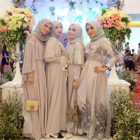 Model baju gamis yang biasa dipasaran terkesan 'biasa' saja. Model Baju Gamis Acara Pernikahan : Jual Dress Gaun Baju ...