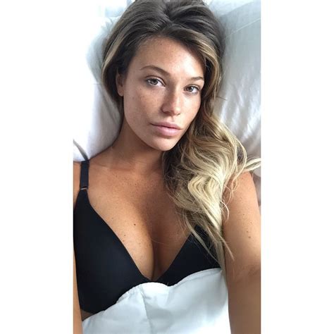 From actresses to models, we've got you covered. Bikini Model Samantha Hoopes Eats Huge Burger in Hot Tub ...