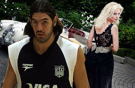 Pamela scola is the argentinian wife of nba player, luis scola. Cuentos Sangrientos, Relatos Quesones, los Quesos Asesinos ...