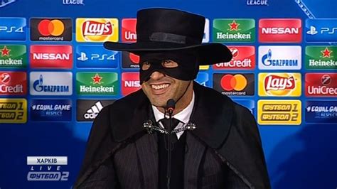 The head coach kept his promise and after reaching the knockout phase attended the press conference in a outfit.december 6, 2017. Fonseca mantiene la promessa e va in conferenza vestito da ...