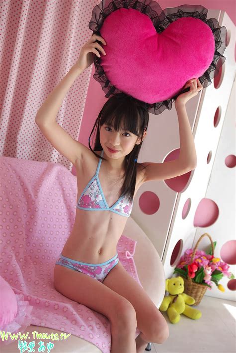 Ayu makihara, japanese photography girl, former japanese junior idol, child actor. ayu makihara牧原あゆ投稿画像