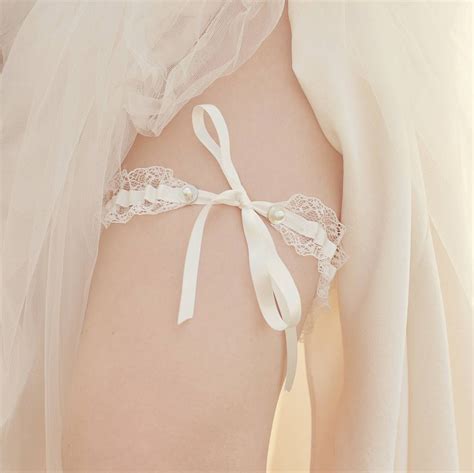 According to wedding garter company bleu garters, by the late renaissance period, the garter toss was. Pin on Dana Harel// Something New Blue Borrowed