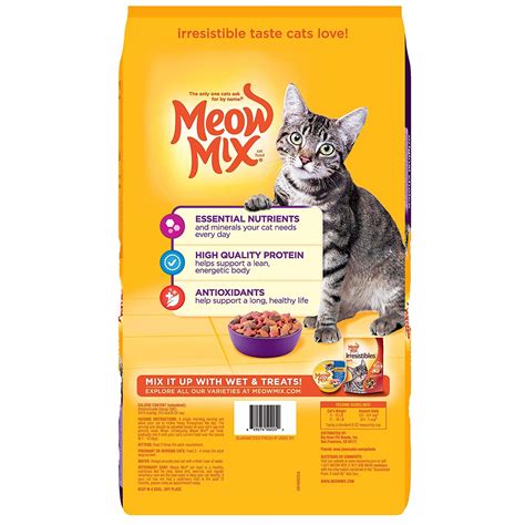 Yes, its primary ingredient is chicken meal, which we understand may turn you off at first. Best Dry Cat Foods - Reviews & Buying Guide - Catnipsum