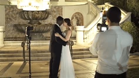 Vanessa joy has been an influential wedding photographer in the photography community for years. Move your camera: Off Camera Flash Techniques For Dramatic Portrait Lighting - Blog Photography ...