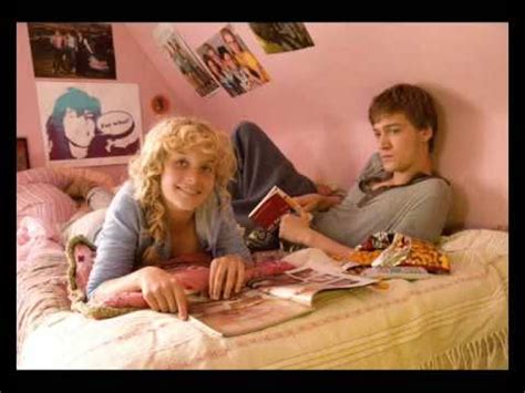 Schauspieler trystan pütter, sonja gerhardt, sabin tambrea, deutschland, berlin, pressetermin am set ku'damm 59 (photo by popow/ullstein bild via getty images). Die Wilden Hühner und das Leben - Neue Bilder - YouTube