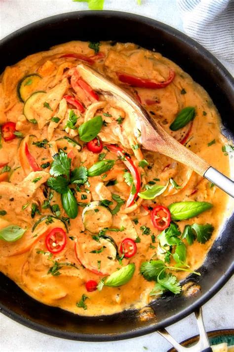 This is a quick and easy curry made with chicken, courgette, red pepper and carrot. Thai Red Curry Chicken and Vegetables - Carlsbad Cravings