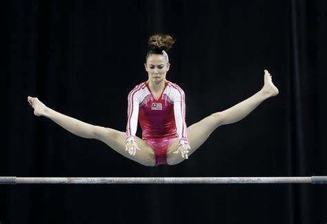 In this video, you can see her floor exercise in the latest asian games. Farah Ann Abdul Hadi | Gimnastas y Gimnasio