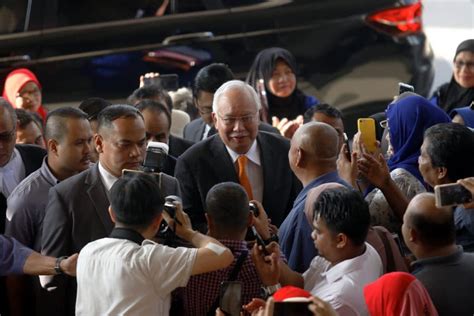 Maybe you would like to learn more about one of these? Najib fail notis hina mahkamah terhadap Kit Siang, wartawan