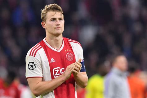 De aanvoerder had op het museumplein ook matthijs de ligt was in 117 officiële wedstrijden voor ajax 13 keer trefzeker. Dutch youngster Matthijs de Ligt leaves Ajax, joins ...