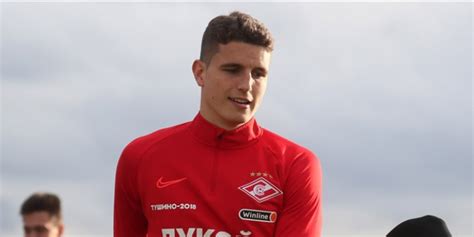 He is 22 years old from holland and playing for sc freiburg in the germany 1. Guus Til nieuws - FCUpdate.nl