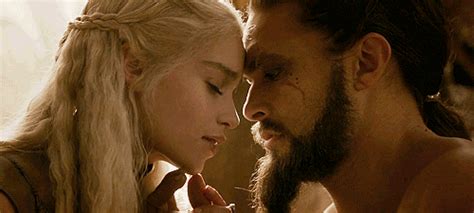 Beide sind ab 16 jahren freigegeben und meine frage wäre, ob die versionen uncut sind. Daenerys Rides Drogo | Game of Thrones Sex Scenes in GIFs ...