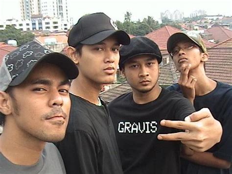 Berikut chord dan kunci gitar bunga. Xmusisi: Bondan Prakoso & Fade 2 Black