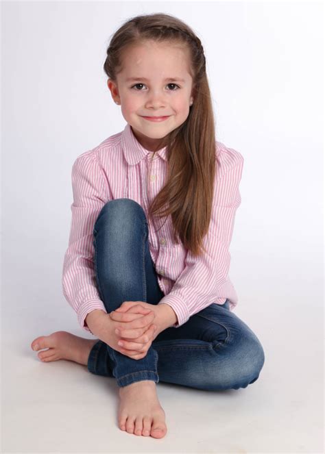 Child model agency Essex child model filming at Lakeside ...