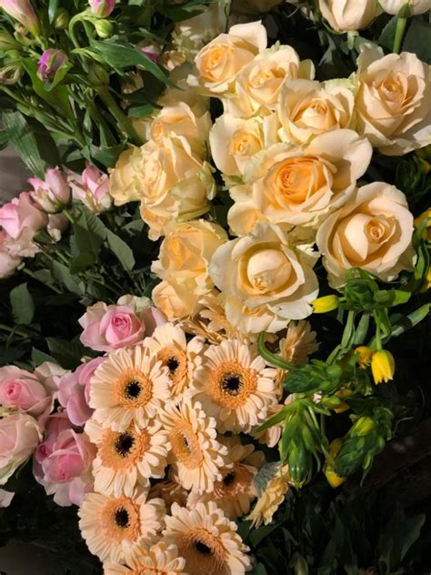 To send flowers online is a fast and convenient way of having flowers delivered to a friend, family member, loved one or even a colleague for a special occasion or perhaps 'just because'. Gallery for Flowers of Kidderminster | Order flowers ...