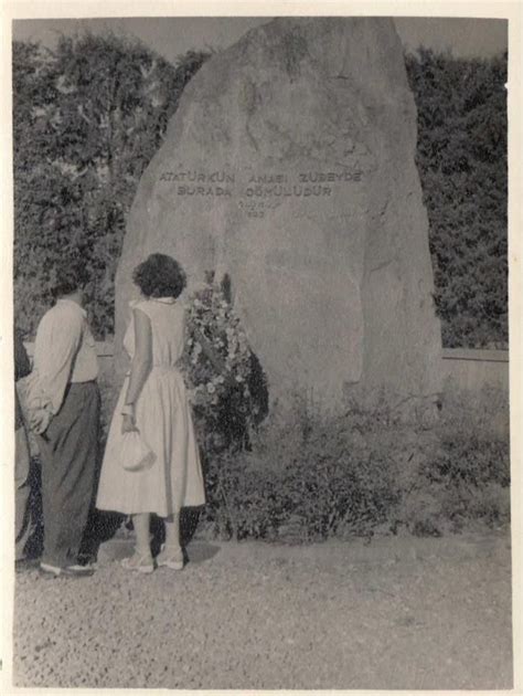 Mustafa kemal atatürk'ün anne soyu daha öncelerinde karaman'dan zübeyde hanım 14 ocak 1923 günü 66 yaşında hayatını kaybetti. ZÜBEYDE HANIM'IN ARAMIZDAN AYRILIŞININ 95. YILI ANISINA ...