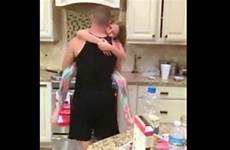 daughter catches mum daddy special moment his viralvideosgallery
