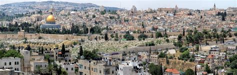 ישנם 20 מועדונים בפרמייר ליג. תמונות של ירושלים | צילום ירושלים | הדפסה על קנבס