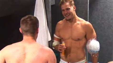 Nur redaktionelle nutzung, keine archivierung und keine buchnutzung! NRL 2018: Jack de Belin has a laugh in the sheds after the ...