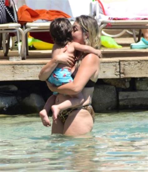 Yeliz yeşilmen reklam görüşmesi için gittiği fabrikada neler yaşayacak? Ünlü Şarkıcı Yeliz Yeşilmen'in Kilolu ve Selülitli Halini ...