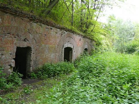 Usytuowana jest na wysokim wzgórzu (68,1 m. Cytadela Grudziądz - Garnek.pl