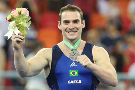 Find out more about arthur zanetti, see all their olympics results and medals plus search for more of your favourite sport heroes in our athlete database. Arthur Zanetti conquista prata nas argolas em Mundial histórico para o Brasil | Arthur Zanetti