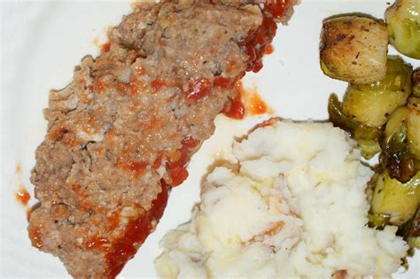 These designs are used throughout the extensive collection of dinnerware, serve ware, bake ware and decorative items for the home. 2 Lb Meatloaf At 325 - Smoked Meatloaf - My Recipe Magic ...