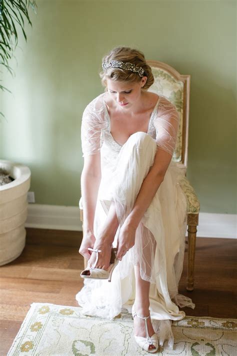 Wed2b can help you find the dress of your dreams, browse our vintage wedding gowns today. Elegant Vintage-Inspired New Orleans Wedding - Elizabeth ...