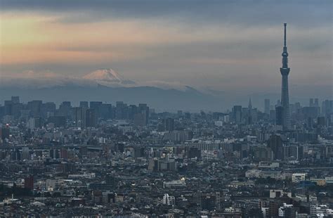 Tokyo on a cloudy day [4438x2905] OC | Cloudy day, Japan travel, Cloudy